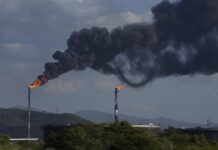 Venezuela: l’opposition veut qu’USA annulent les licences pétrolières